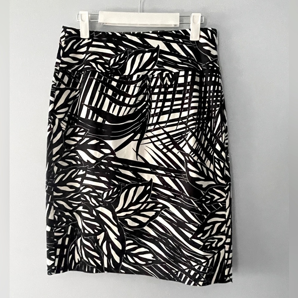 Y2K Club Monaco skirt